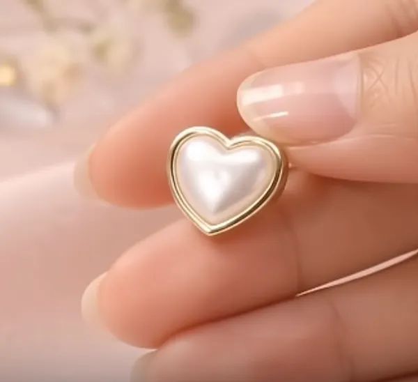 ILANJA_Pure_Love_Heart_mini_Studs_18KT_GOLD_PLATED_|_ANTITARNISH__|_WATERPROO_F_|_MODERN_STYLE|_