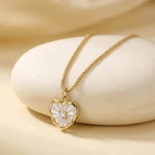 Ilanja_Gold-Tone_Floral_Crystal_Center_Pendant_Necklace
