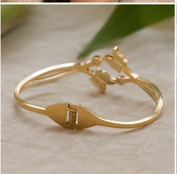 Rivorah_Rose_Gold_Butterfly_Crystal_Bracelet_for_Women