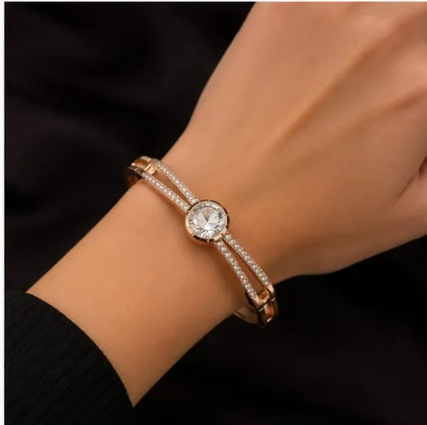 Rivorah_Rose_Gold_Solitaire_Crystal_Bracelet_for_Women