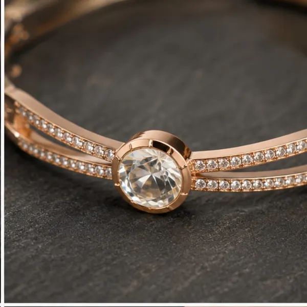 Rivorah_Rose_Gold_Solitaire_Crystal_Bracelet_for_Women