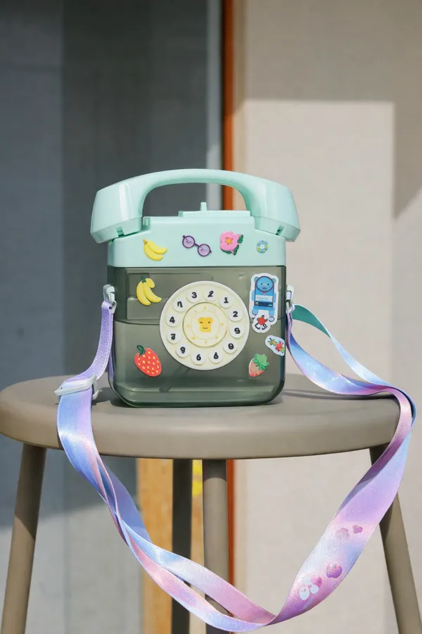 Telephone_Bottle_–_Light_Green