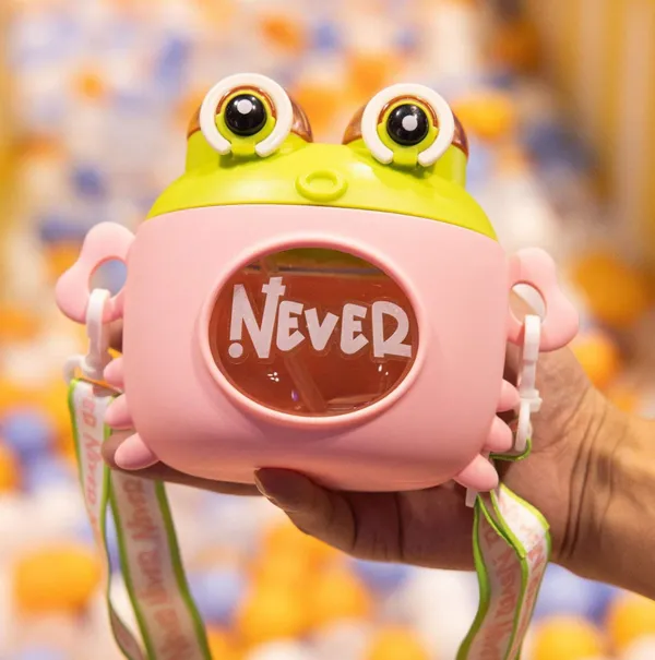 Frog_Bottle_–_Pink
