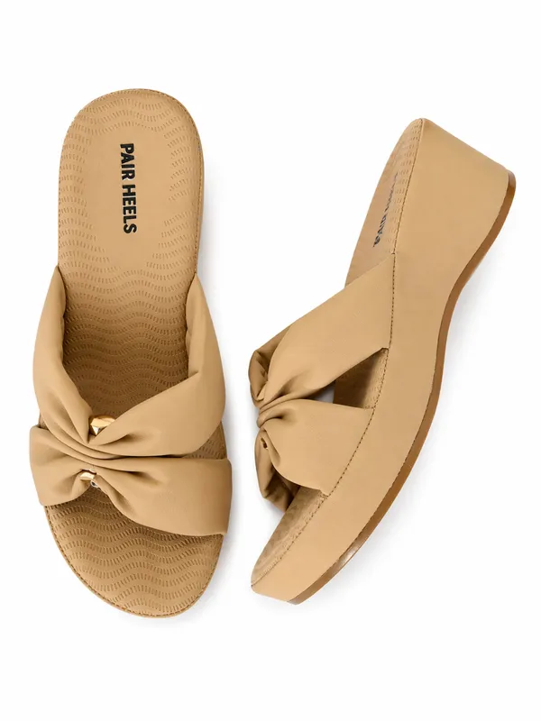 PAIR_HEELS_Women_Beige_Comfort_Wedge_Slides_|_Stylish_Slip-On_Platform_Sandals