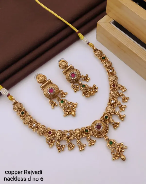Gold_Base_Material_Alloy_Traditional_Necklace_Set_For_Women