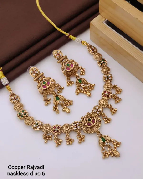 Gold_Base_Material_Alloy_Traditional_Necklace_Set_For_Women