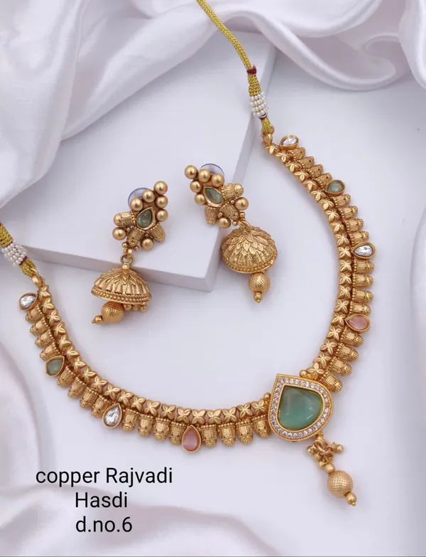 Gold_Base_Material_Alloy_Hasdi_Necklace_Set_For_Women