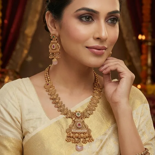 Gold_Base_Material_Alloy_Kundan_Jewelry_Set_For_Women