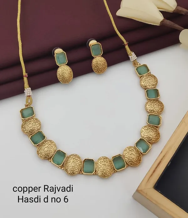 Gold_Base_Material_Alloy_Hasdi_Necklace_Set_For_Women