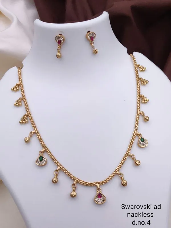 Gold_Base_Material_Alloy_Ad_Pendant_Set_For_Women