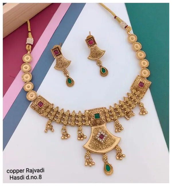 Gold_Base_Material_Alloy_Hasli_Necklace_Set_For_Women