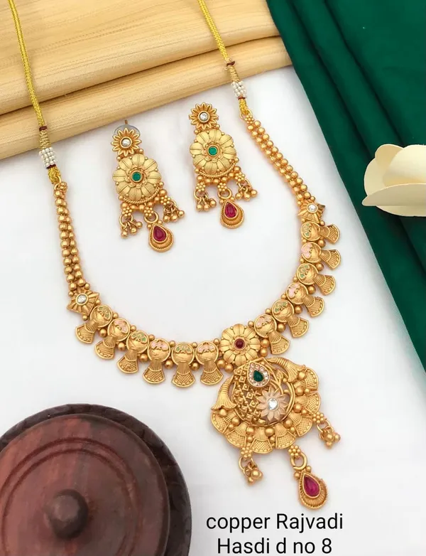 Gold_Base_Material_Alloy_Hasdi_Necklace_Set_For_Women