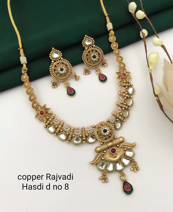 Gold_Base_Material_Alloy_Kundan_Hasdi_Set_For_Women