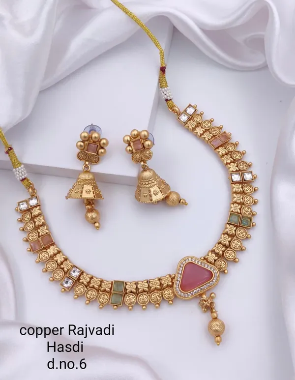 Gold_Base_Material_Alloy_Hasdi_Necklace_Set_For_Women
