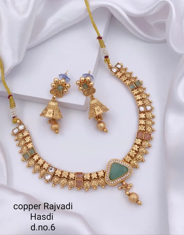 Gold_Base_Material_Alloy_Hasdi_Necklace_Set_For_Women