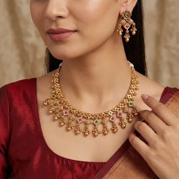 Gold_Base_Material_Alloy_Antique_Necklace_Set_For_Women
