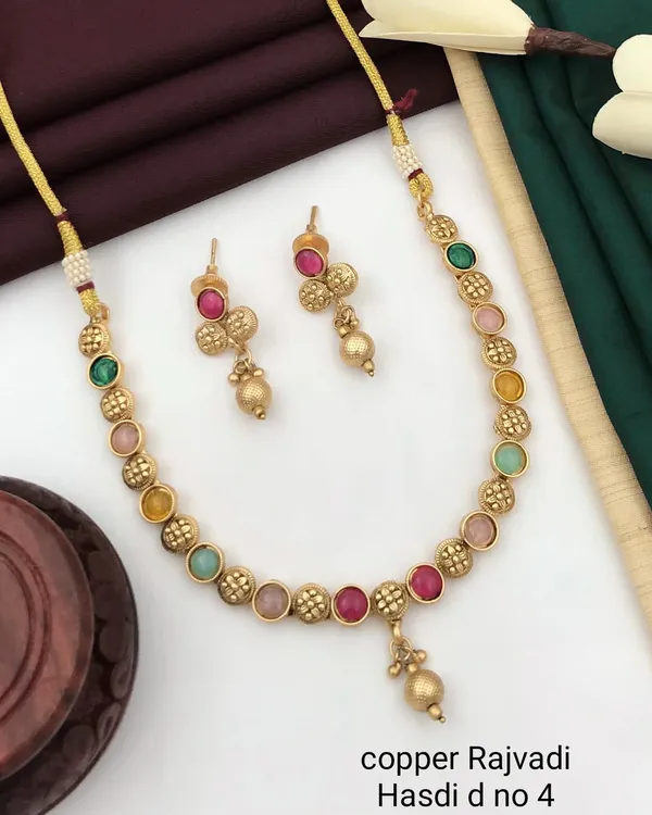 Gold_Base_Material_Alloy_Hasdi_Necklace_Set_For_Women