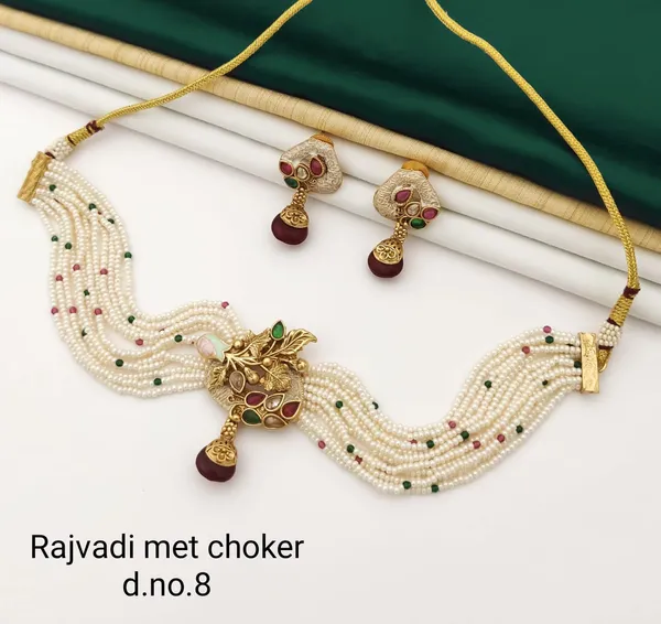 Gold_Base_Material_Alloy_Pearl_Choker_Set_For_Women