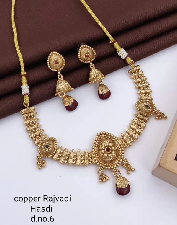 Gold_Base_Material_Alloy_Hasdi_Necklace_Set_For_Women