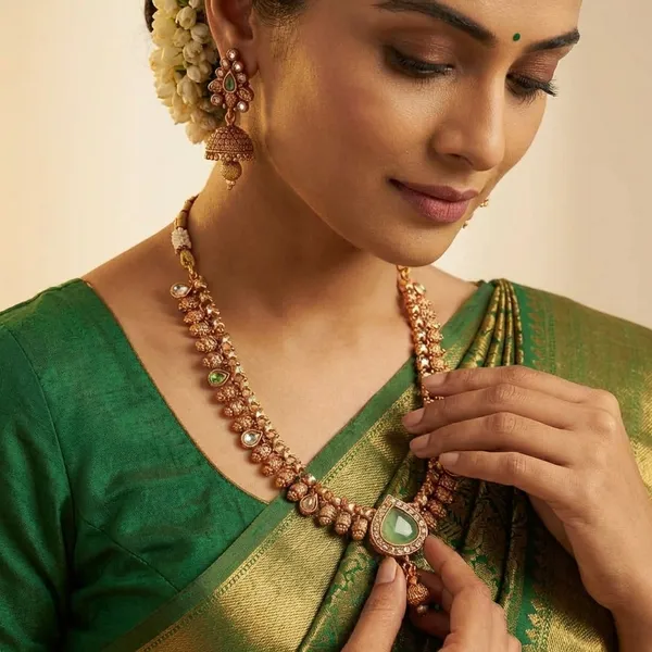 Gold_Base_Material_Alloy_Hasdi_Necklace_Set_For_Women