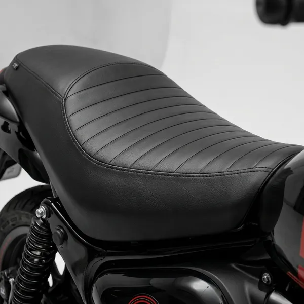 Black_Hunter_Seat_Cover_For_Motorcycle_With_Ribbed_Design