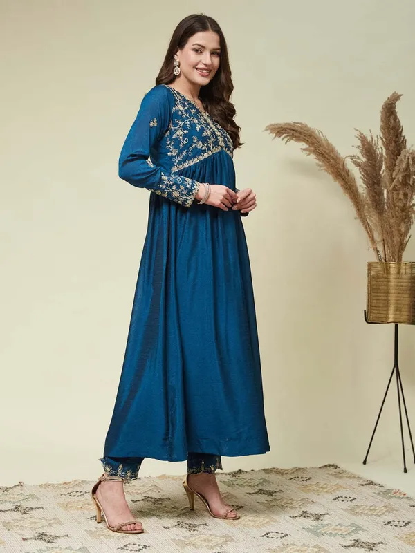 Dark_Blue_Silk_Kurta_Pant_Dupatta_Set_For_Women