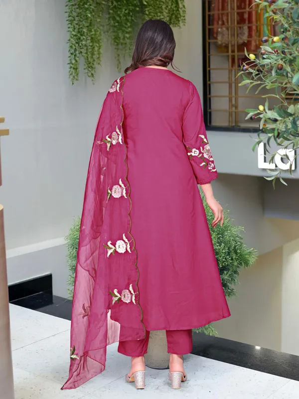Red_Chanderi_Silk_Kurta_Pant_Dupatta_Set_For_Women
