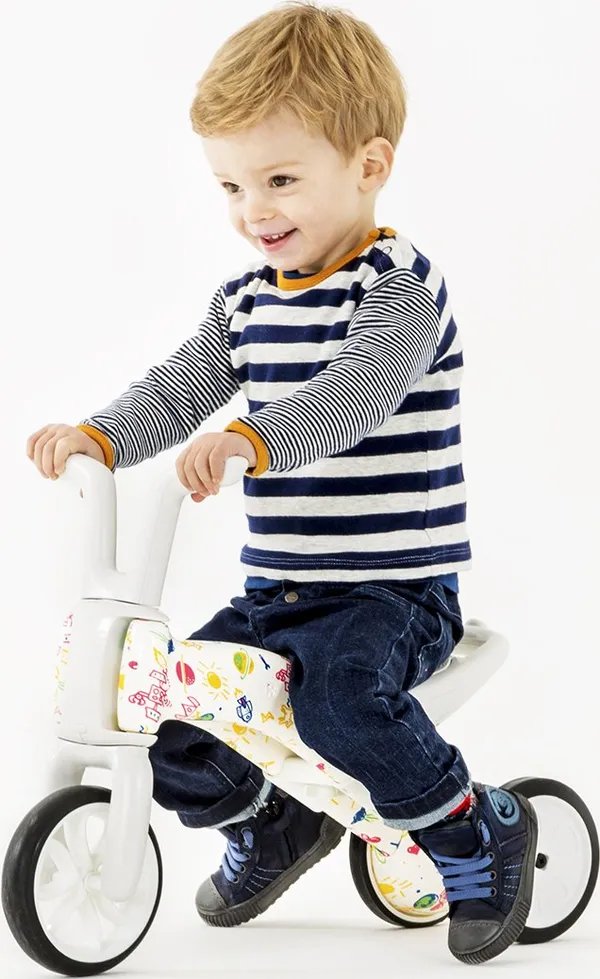 Multicolor_Chillafish_Bunzi_Fad_Edition_2_In_1_Gradual_Balance_Bike_Tricycle_Dream_Of_Outer_Space_For_Kids