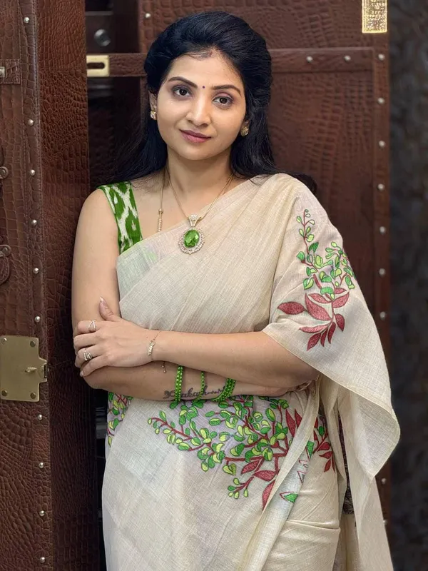 Cream_With_Green_Linen_Digital__Saree_For_Women