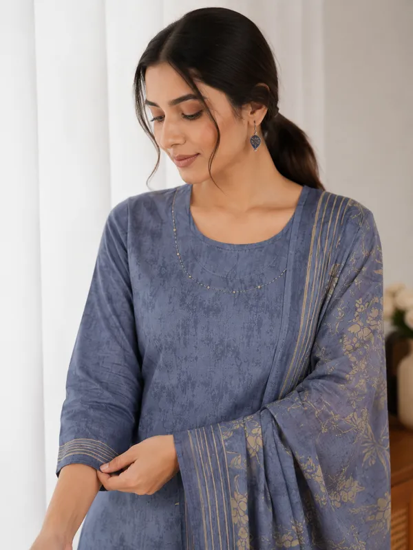 Premium_Cotton_3_Piece_Suit_Set_with_Mul_Cotton_Dupatta_|_Floral_Printed_Kurta_Pant_Set_for_Women