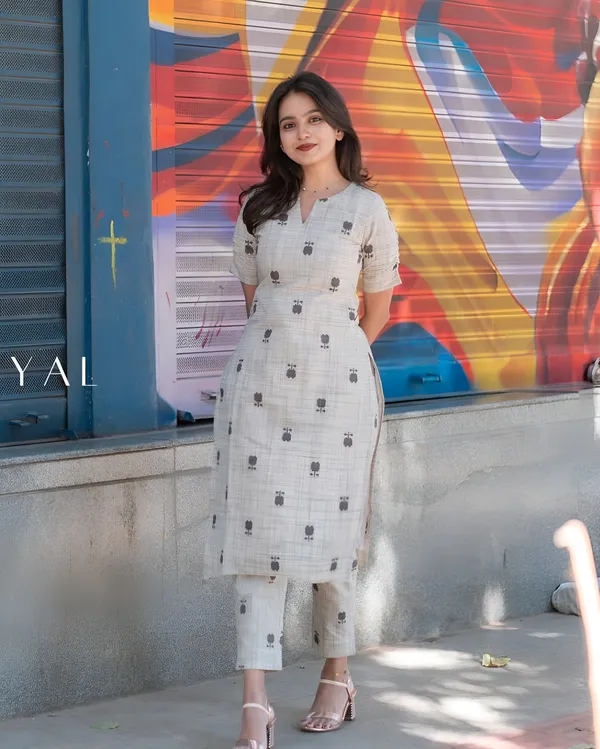 Sharda_Ethnic_LILAN_Premium_Cotton_Kurta_Pant_Set_–_Soft_Printed_Straight_Fit_Co-Ord_Set_with_Cotton_Lining