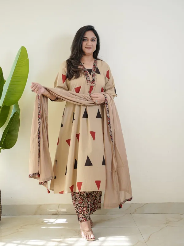 Sharda_Ethnic_Noor_SALONI_RED–_Premium_Jaipuri_Cotton_Kalamkari_Suit_Set