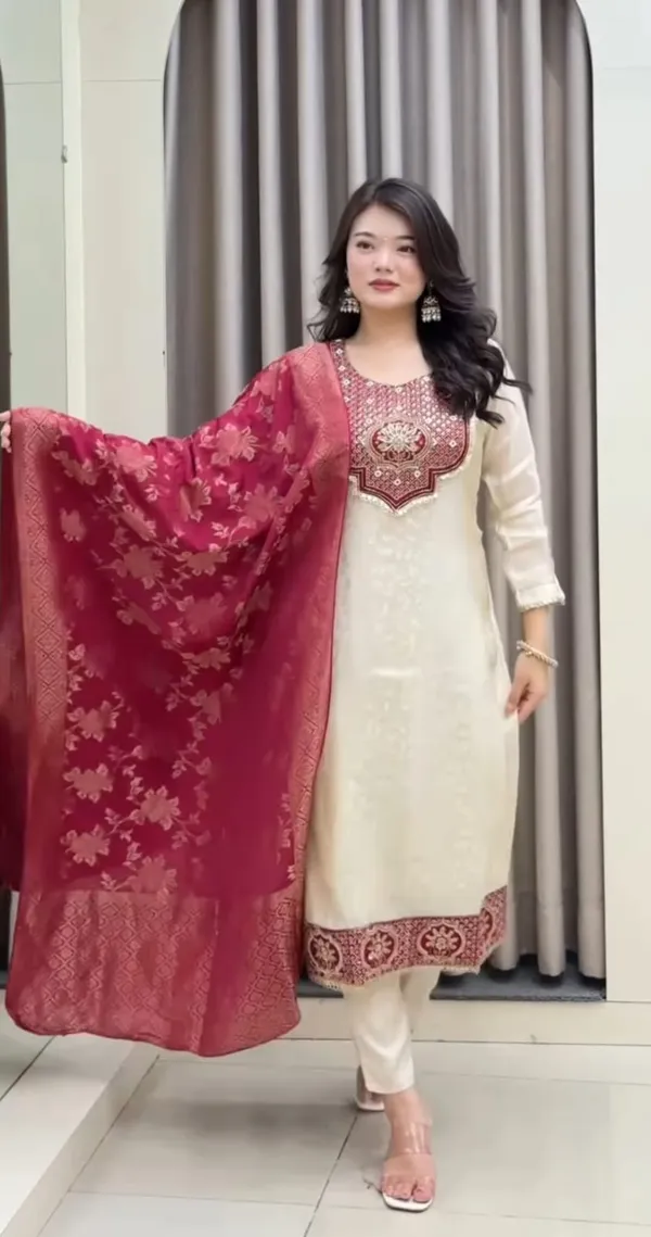 Sharda_Ethnic_Zariya_JASOOD–_Premium_Pure_Banarasi_Suit_Set_with_Embroidered_Neck