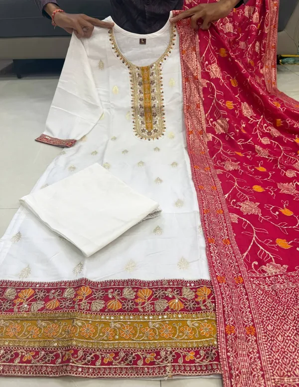 Elegant_Off-White_Kanjivaram_Silk_3-Piece_Suit_Set_with_Embroidered_Kurta_&_Zari_Dupatta