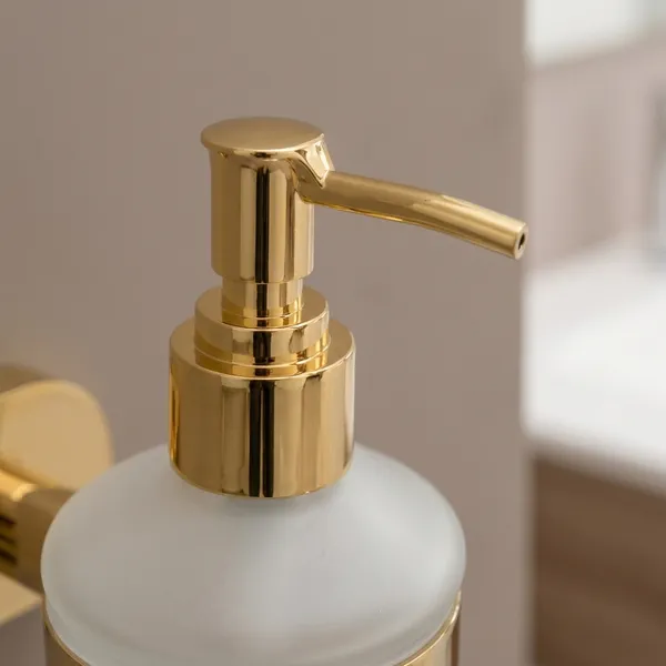 Soap_Dispenser_Modern_&_Stylish_Design