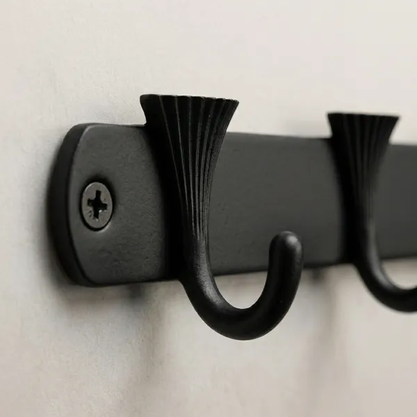 Multi_Hook_Hanger_Modern_&_Stylish_Design