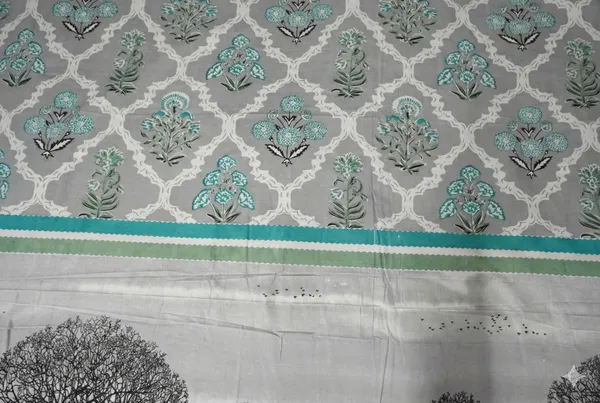 Bedsheet_With_Tree_Silhouette_And_Floral_Print