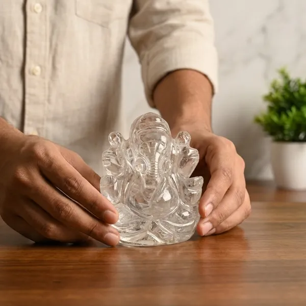 Clear_Quartz_Crystal_Ganesha_Idol_Natural_Murti_For_Protection_And_Decor