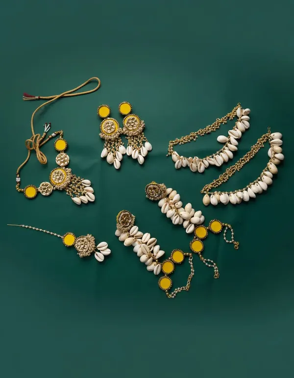 Gotta_Patti_Meenakari_Necklace_Set_With_Earrings_Maang_Tikka_And_Haath_Phool