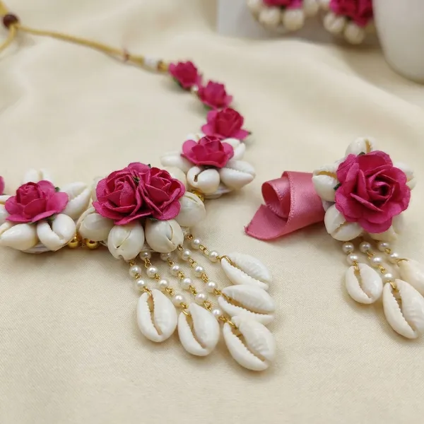 Traditional_Gold_Toned_Cowrie_Shell_Beaded_Jewelry_Set