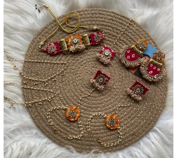 Handcrafted_Jute_Placemat_With_Traditional_Mirror_Work_Decorative_Pieces_Set