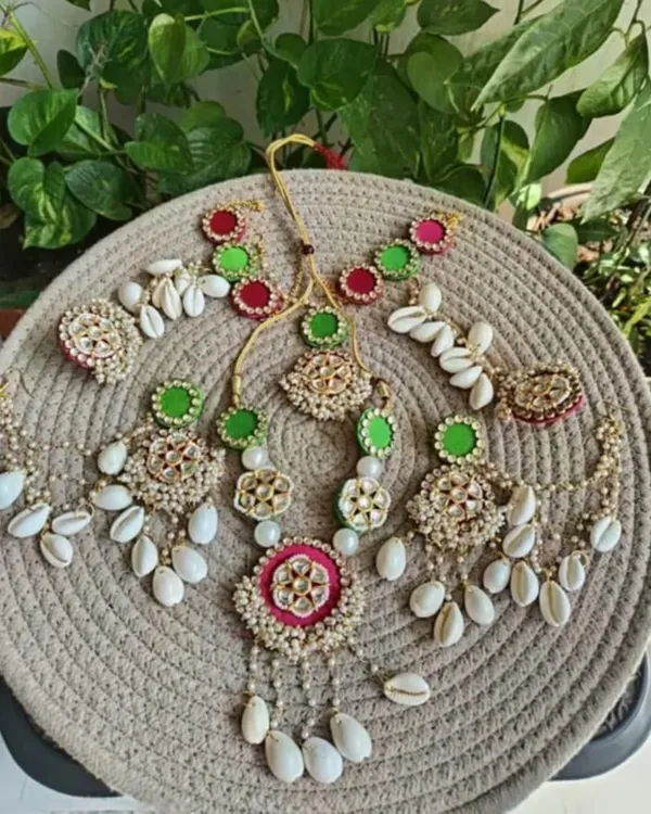 Traditional_Gold_Toned_Cowrie_Shell_Beaded_Jewelry_Set