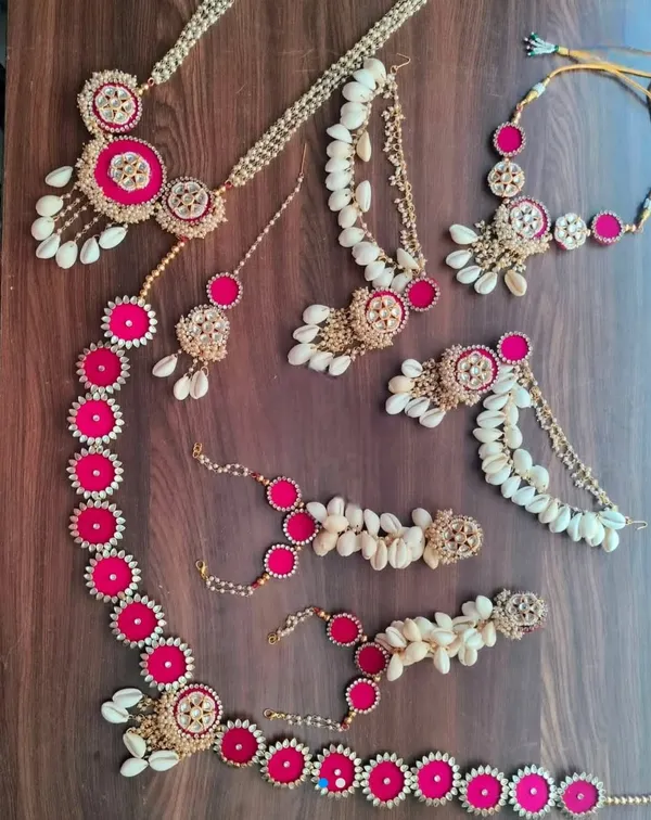 Bridal_Floral_Jewellery_Set_|_Pink_And_White_Gota_Patti_Flower_Jewellery_|_7_Piece_Set