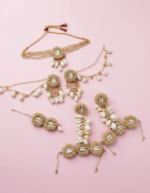 Traditional_Golden_Beaded_Cowrie_Shell_Jewelry_Set_|_Choker_Necklace_Earrings_Maang_Tikka_And_Hand_Accessories