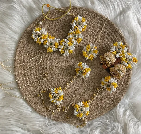 Handcrafted_Yellow_And_White_Floral_Gota_Patti_Jewelry_Set_With_Maang_Tikka