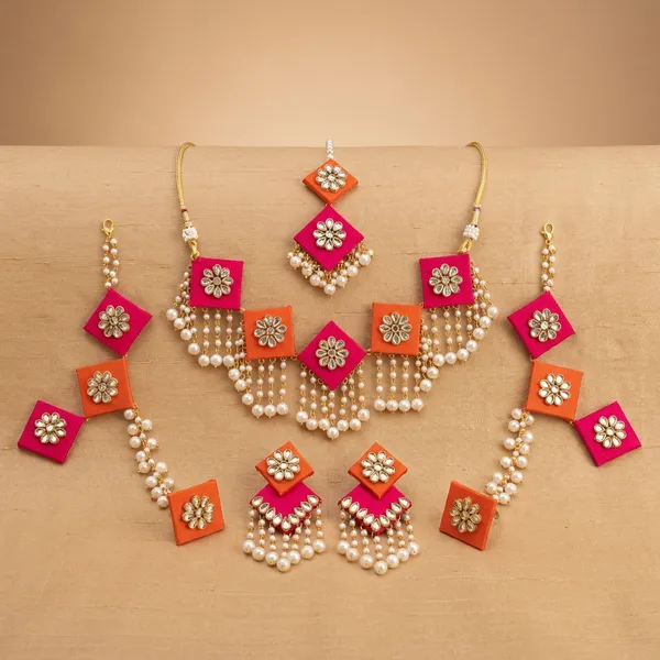 Red_And_Orange_Traditional_Bridal_Jewellery_Set_With_Maang_Tikka