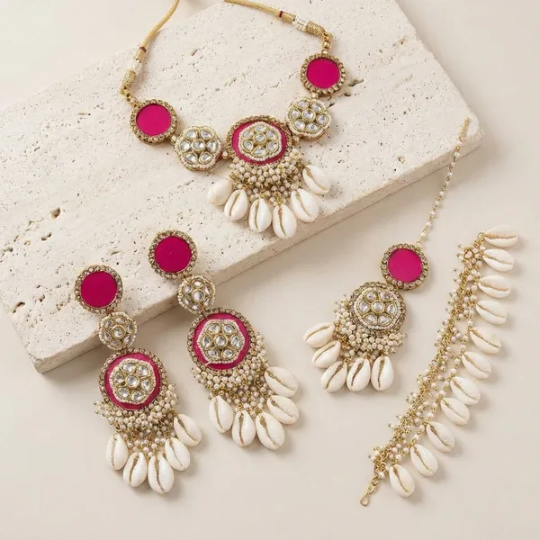 Traditional_Kundan_And_Pearl_Jewellery_Set_With_Pink_Stones