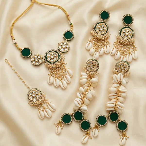 Traditional_Green_Stone_And_Cowrie_Shell_Jewelry_Set_|_Earrings_Maang_Tikka_And_Necklace