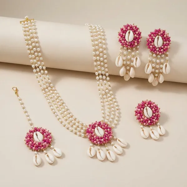 Handcrafted_Pink_Beaded_Cowrie_Shell_Jewelry_Set_With_Gold_Chain