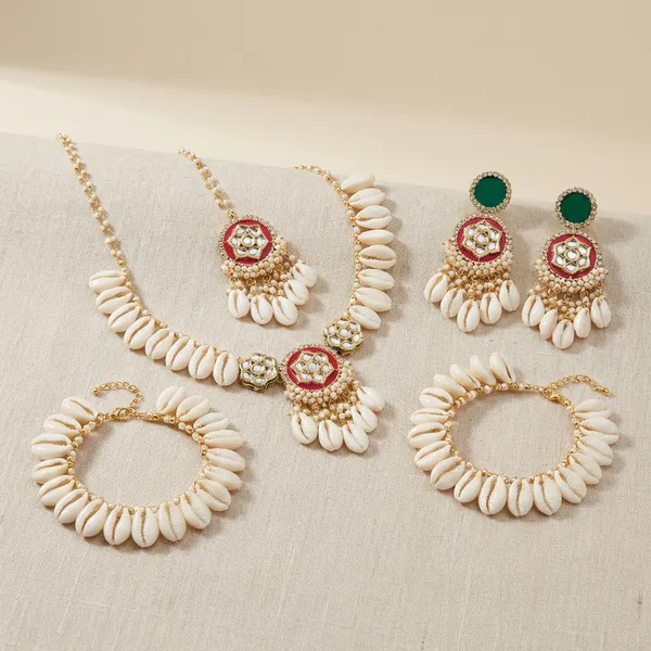 Traditional_Shell_And_Velvet_Ethnic_Jewelry_Set_|_Multi_Strand_Necklace_With_Ornamental_Pendants